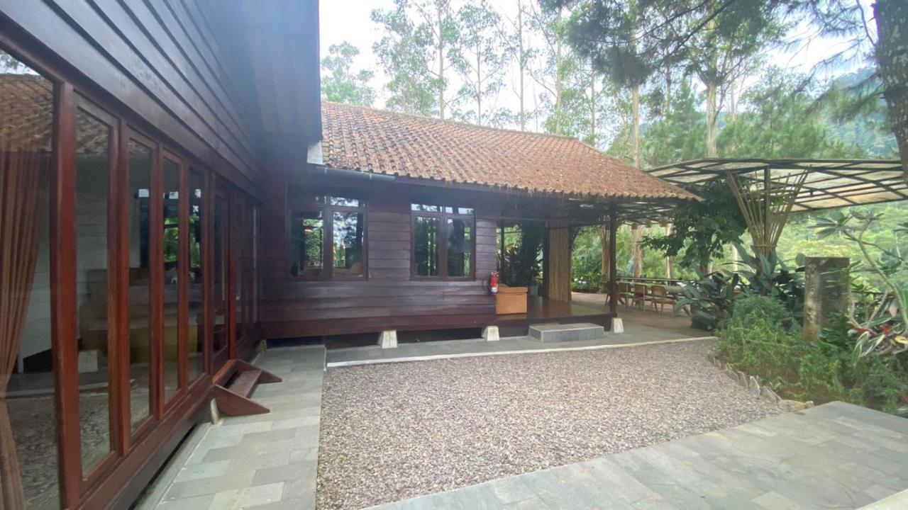 The Lodge Maribaya Cikareumbi Exterior foto